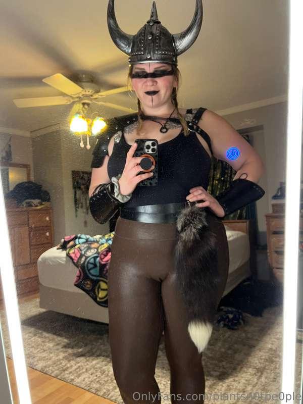 Got my make up figured out and I think I'm gonna wear this b..
