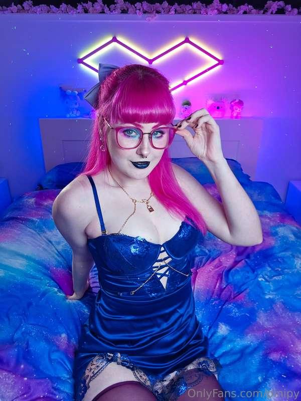 Do you like girls with glasses?