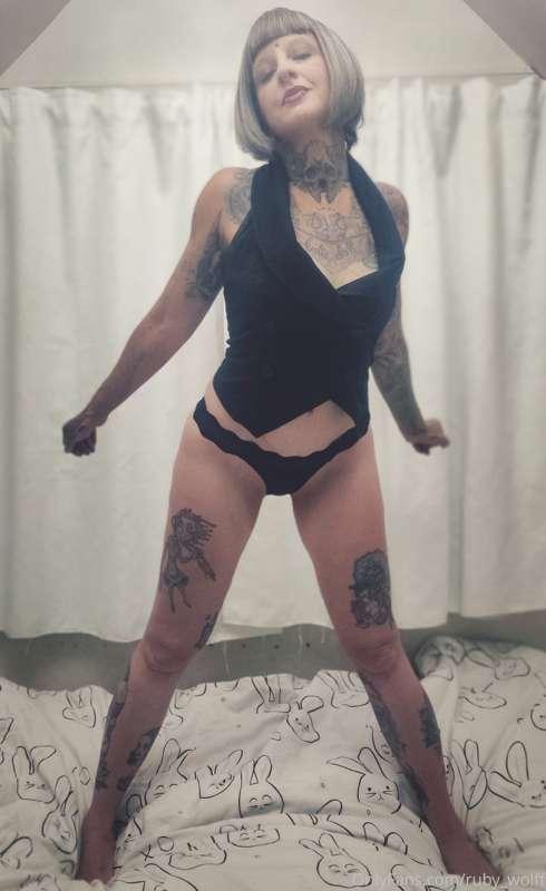 🔘:: SILVER FOX SPREADS ASS :: 🔘
Do you ever dress your partn..