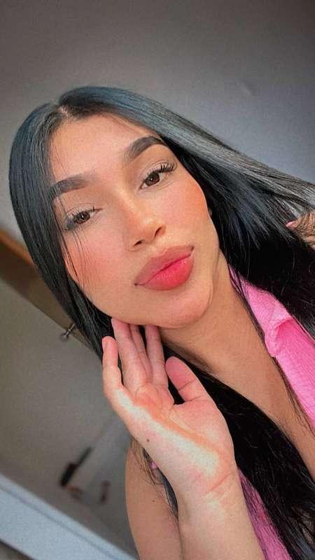 Chubby Girl, smash or pass? (Be honest idm)🙈