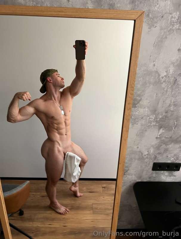 muscular jock😛 @grom_burja_vip