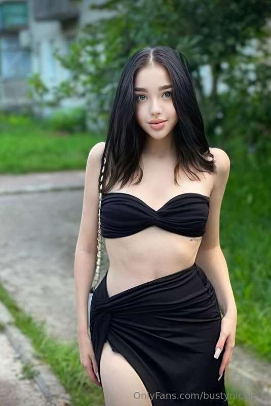 🔥 STOP SCROLLING🔥
 Let me distract you👉@elsa_wild💋
Cute girl..