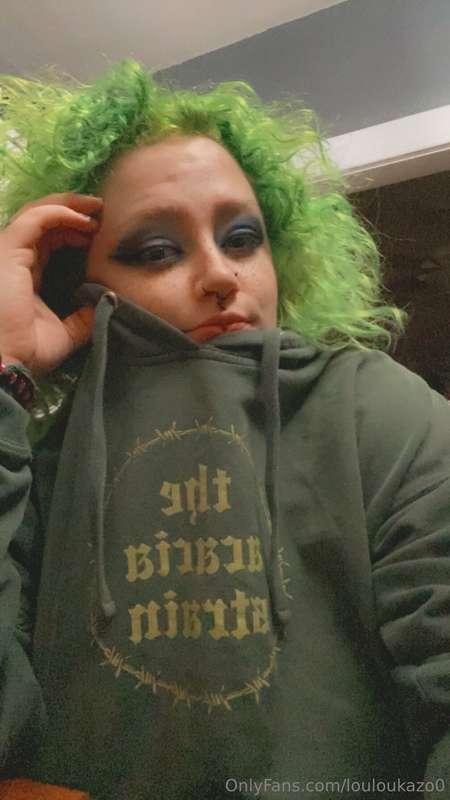 It’s getting so chilly out. I need someone to come keep me w..