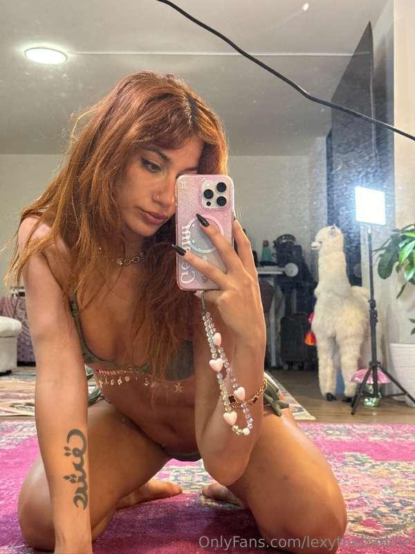 sexy selfies are in your dms