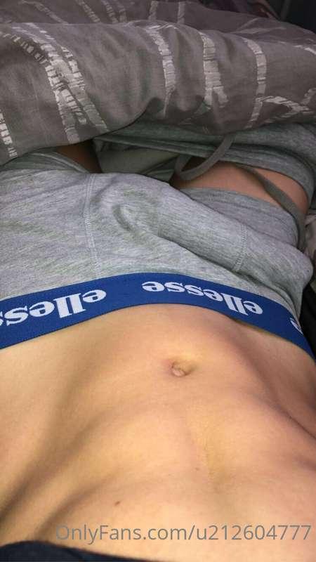Woke up with my big dick hard af 🥰
Will you guess what was h..