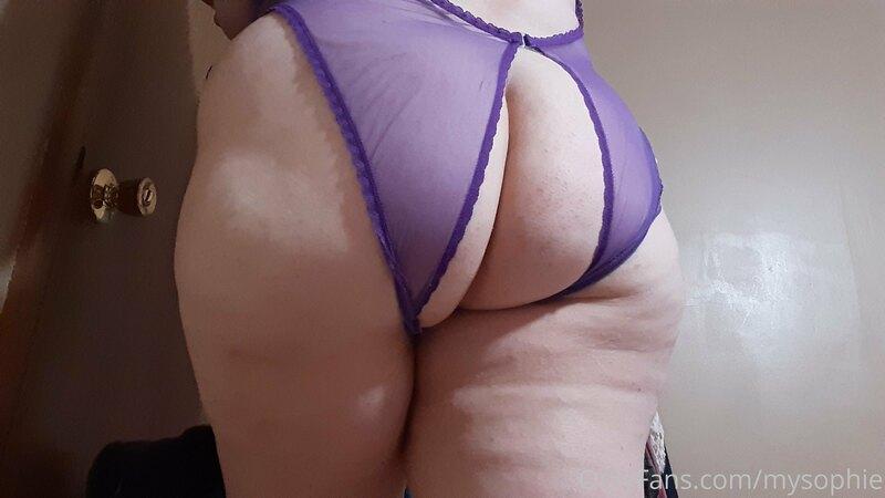 Morning Guys. I just love my phat ass! Dont you?! 
Tip If yo..