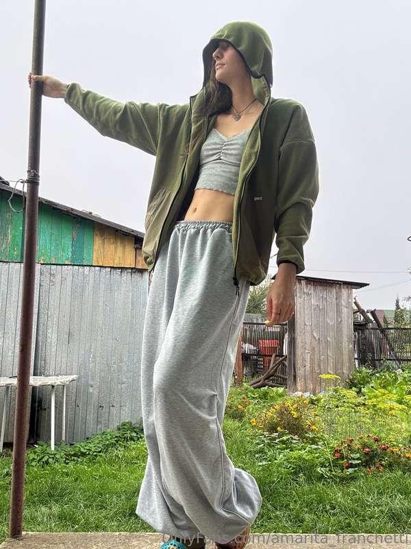 Don’t forget to follow @amarita_amanita 