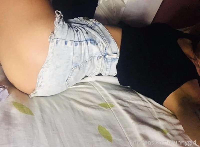 😈