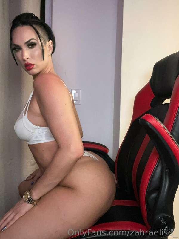 I want to see you cum. Let's chat and cum together.