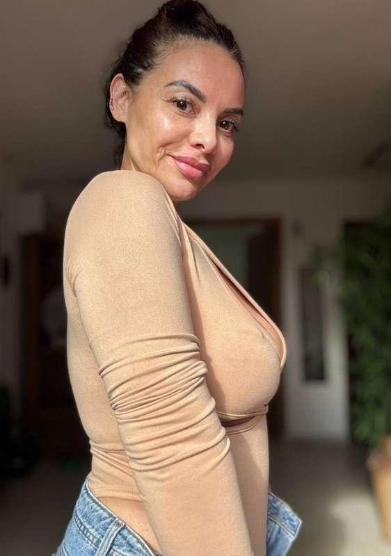 ###  𝐀𝐕𝐀𝐈𝐋𝐀𝐁𝐋𝐄 𝟐𝟒/𝟕 #  @sensual44  @sensual44 𝐃𝐞𝐥𝐢𝐜𝐢𝐨𝐮𝐬 𝐦𝐚𝐭𝐮..