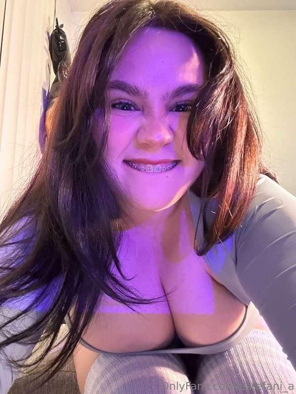 selfie time and mm boobs ?