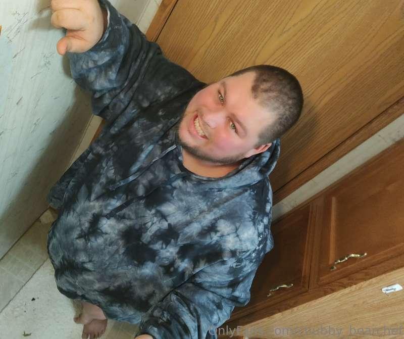 Felt cute trying on my new oversized sweatshirt