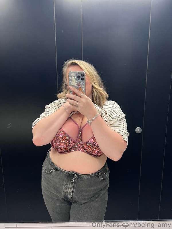 Sneaky work toilet selfie from today 🤭