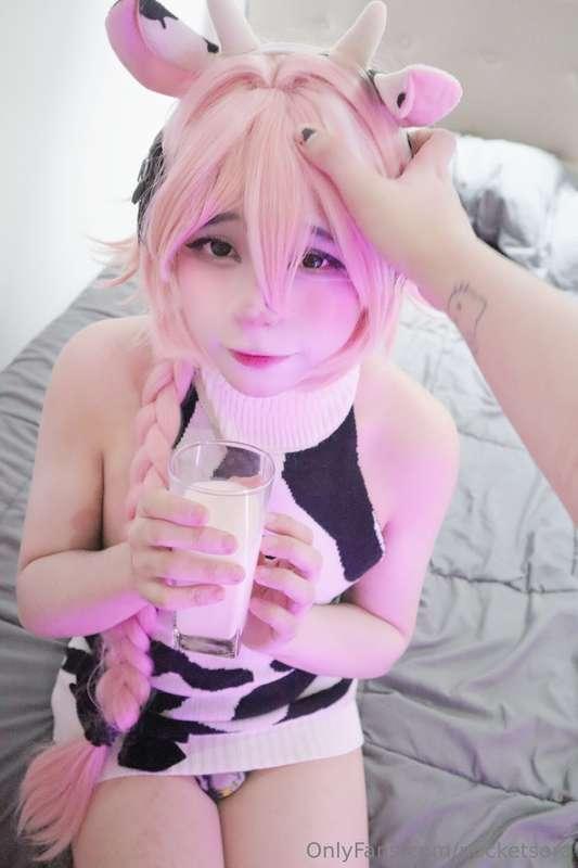 me darias pats en la cabecita por ser un buen chico? >.<💞 so..