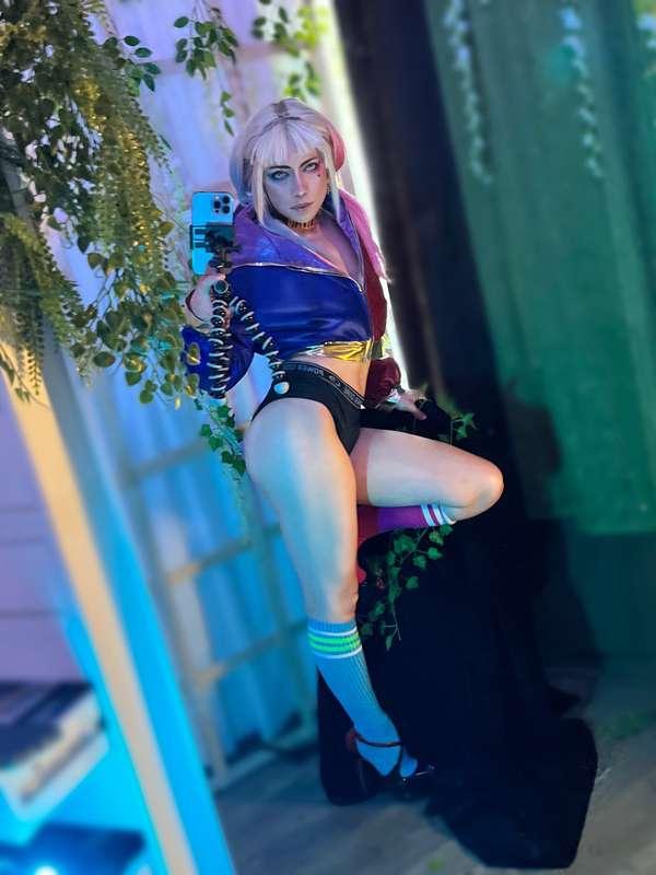 Hey babes! Happy Oct 1st! Please enjoy some Harley to heat u..