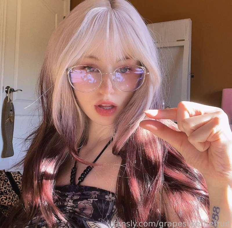 Tip 10$ and send a dick pic 🐷 

#fyp #findom #finsub #findomgoddess