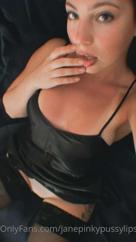 I think the tan on the body looks very exciting🥵, especially..