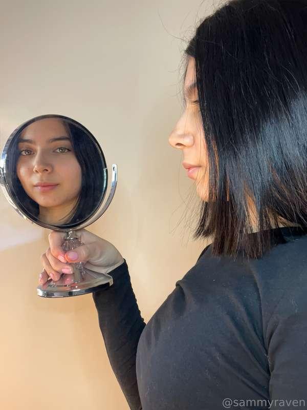 What do you see in the mirror 🌞? Tell me💚