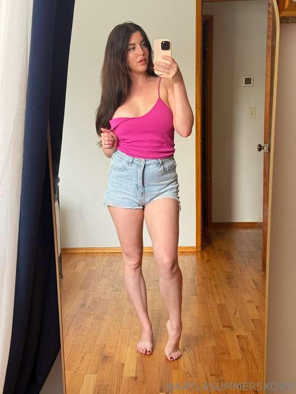 Horny, and waiting in the DMs. Don’t keep me waiting 😈