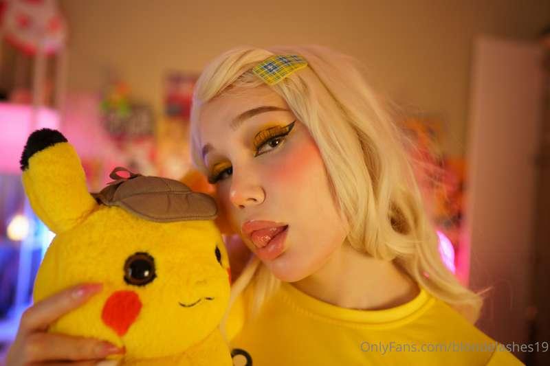 blondelashes19 image #2
