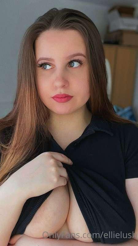 Gefällt dir dieser Anblick? 😏 Jedes Monatsende gibt’s ein ko..