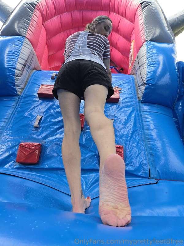 Cum see all the bouncy fun at @myprettyfeet8