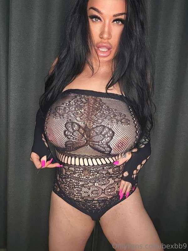 Im so horny right now. Come and play! Head to dms and let me..