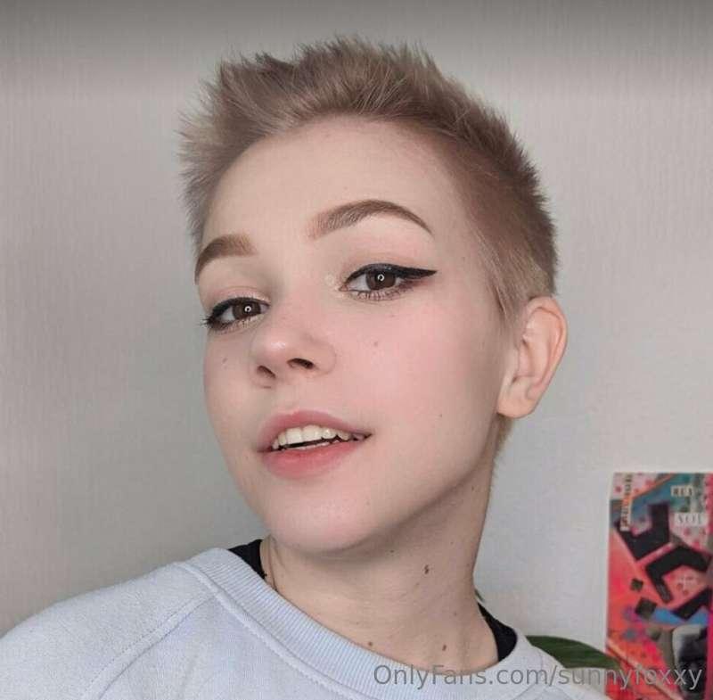 ## 😈 *FREE* subscription😈 @alisebuns
This charming girl has ..