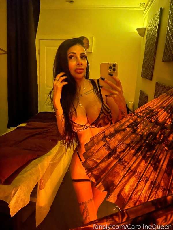 carolinequeen image #1