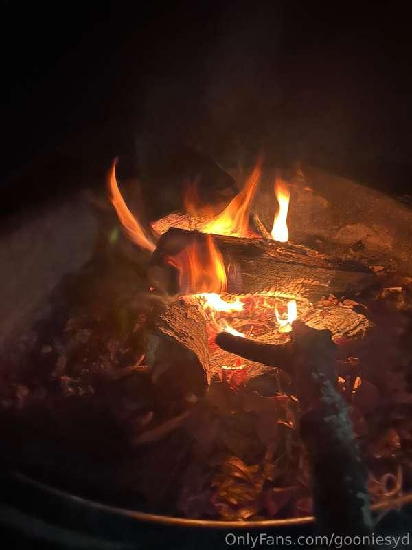 rate my fire (ps this is my first one ever pls be nice) 🤓