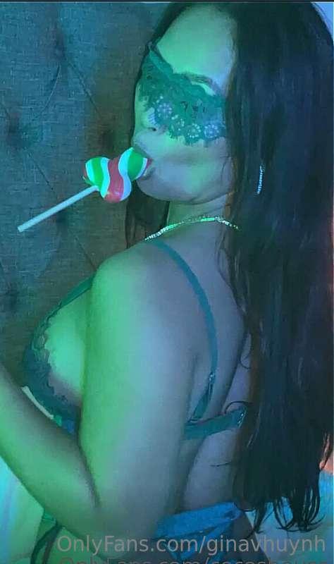 i like to lick the biggest one i can find