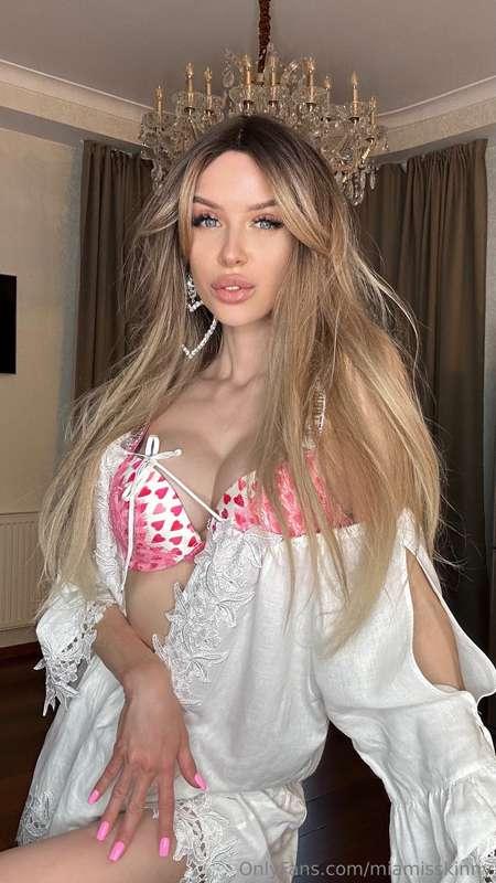 💖 Happy Valentine's Day, my darlings! 💖Today is a day when h..