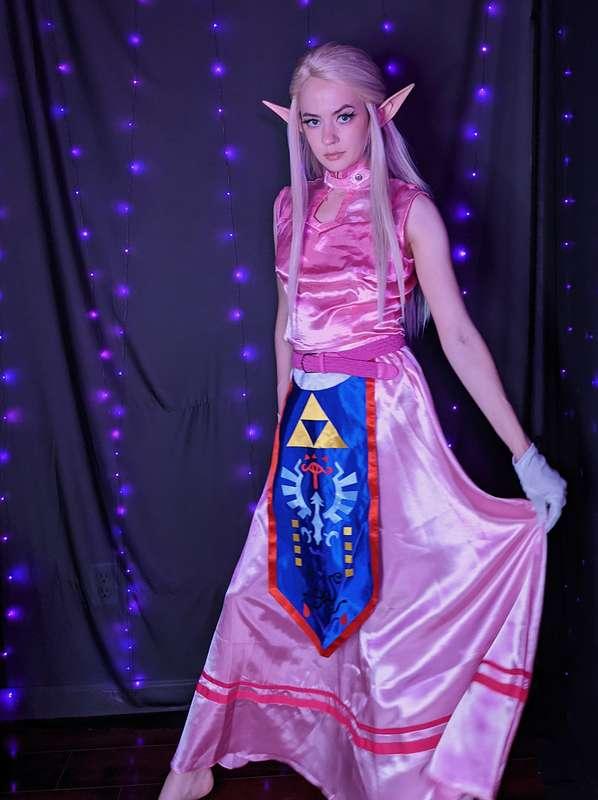 *Ocarina of Time* cosplay from the **Nintendo 64** 💖
