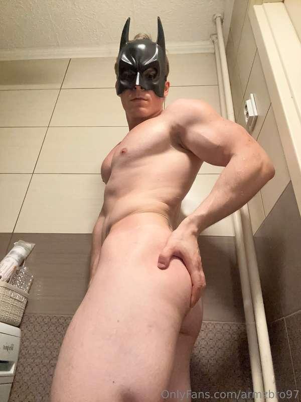 Batman grapples on that booty🦇💪