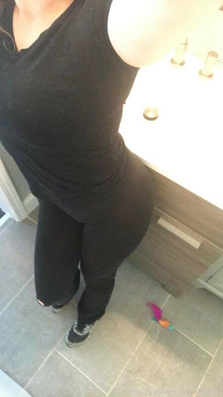Peep the ripped hole in the knee ??