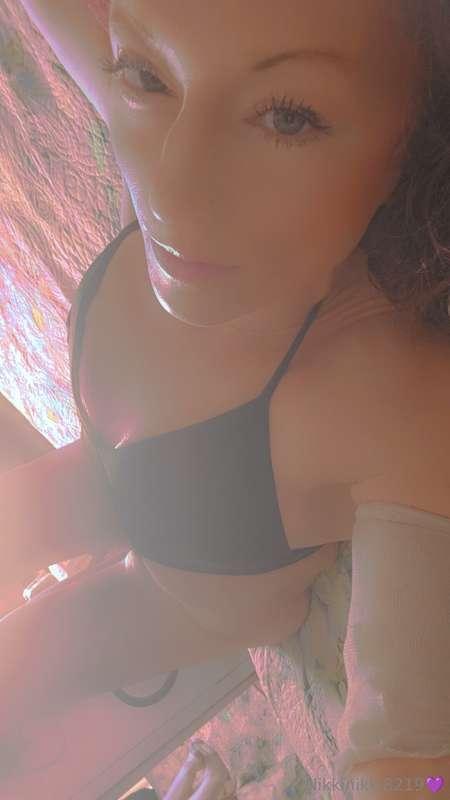 nikkinikki8219 image #3