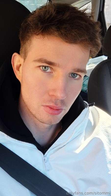 Hey have a nice Monday morning everyone :)A few recent photo..