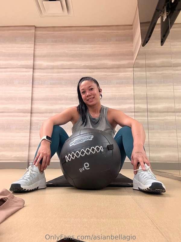 Away on quick work trip. Had to get in hotel gym session bef..