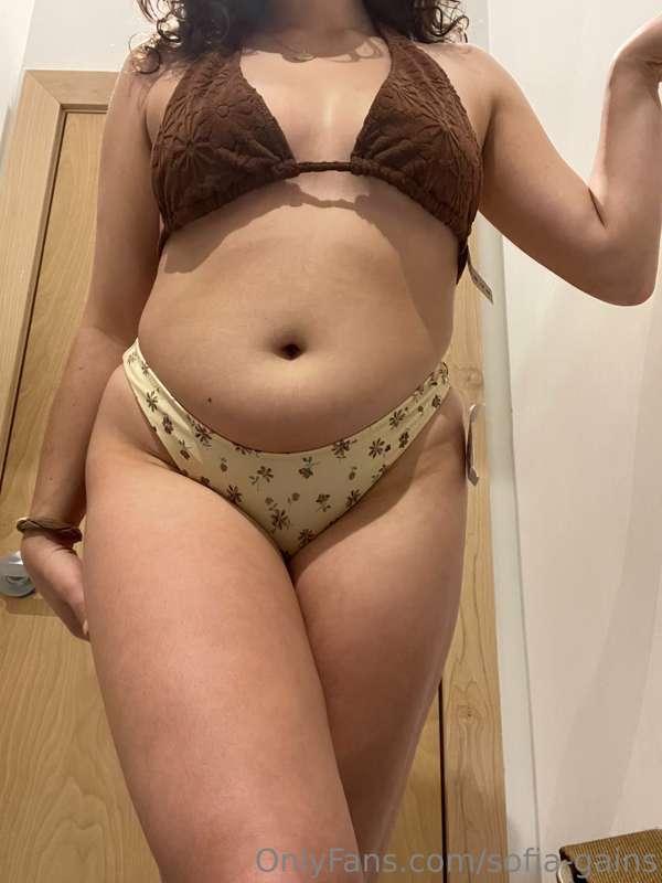 Went shopping for some new swimsuits🥰👙