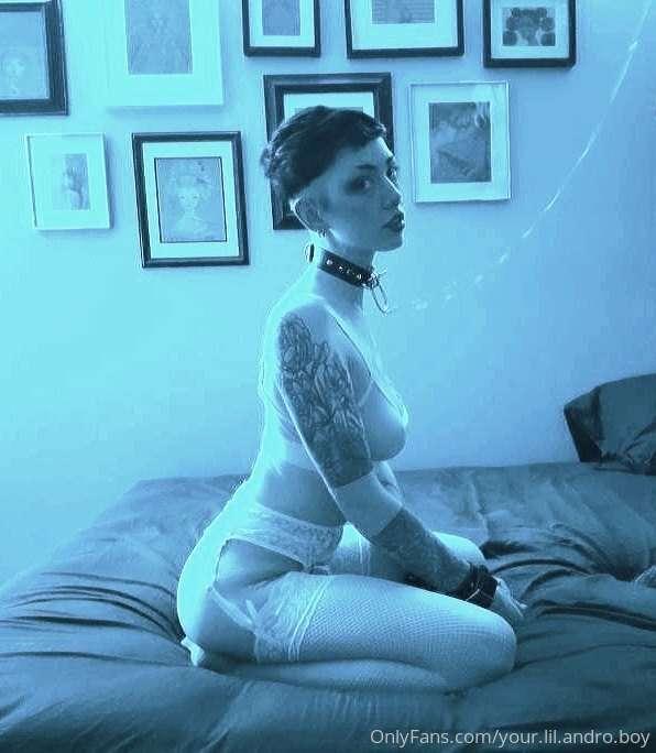How badly do you want to see me beg for it? 🖤😈🖤