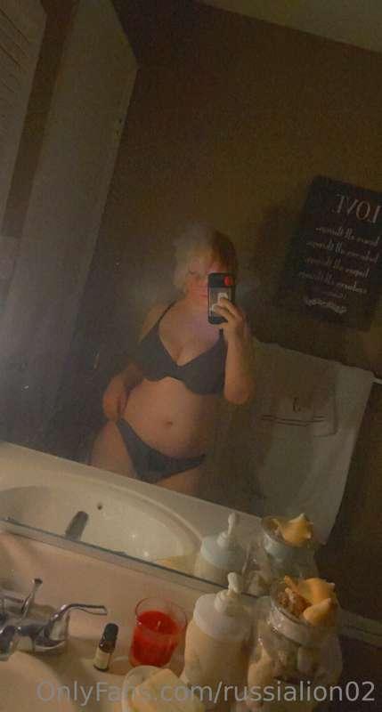 You know you wanna dm me💋💋