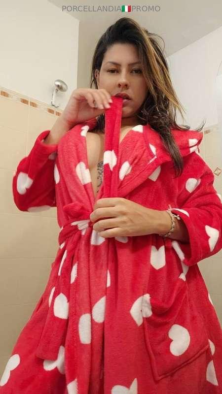 Ciao a tutti, sono Naomi, la vostra regina brasiliana 🇧🇷, un..