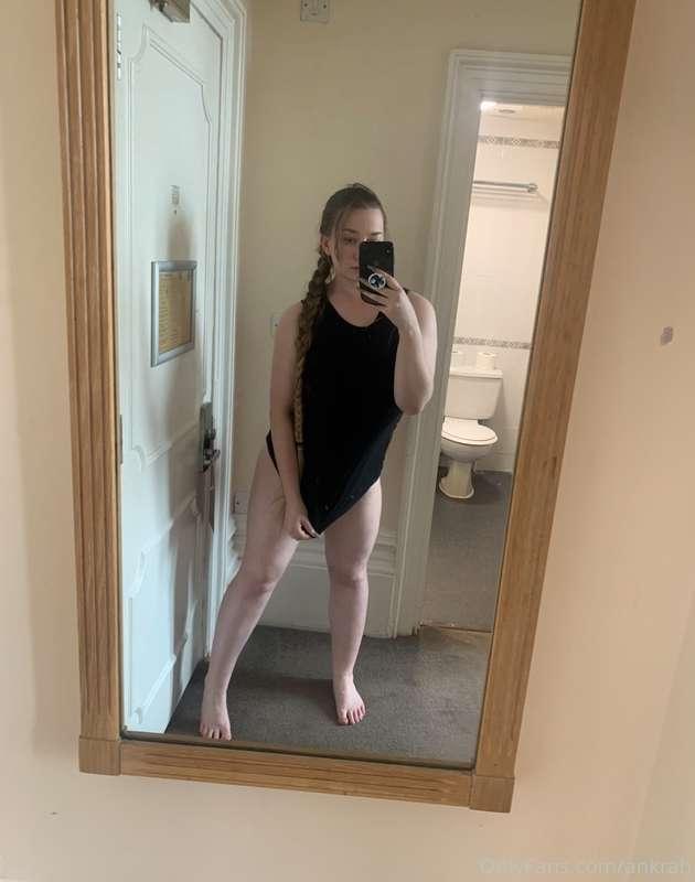 Oh, You know me! I love to pose my slutty body in any hotel ..