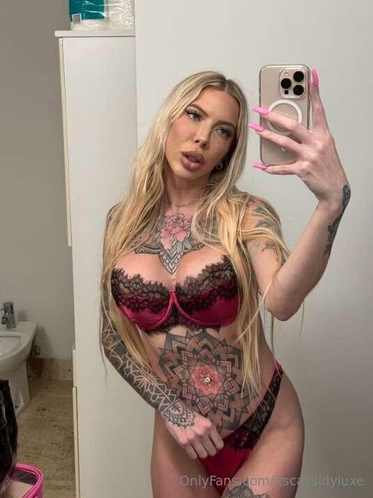 mirror mirror on the wall, who's the baddest bitch of them a..