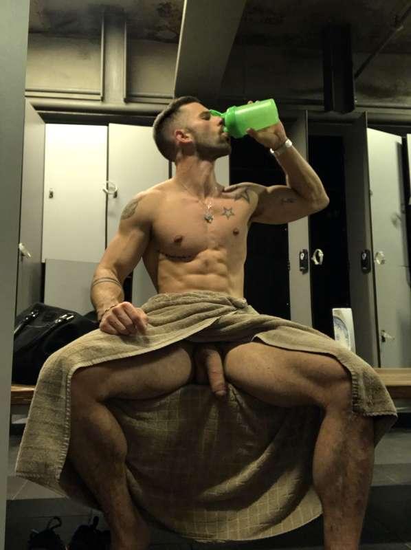 Shake after workout and shower 😜🍆 Goodnight guys 🌙 😈
