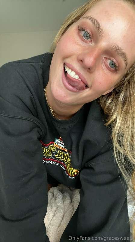 👅👅