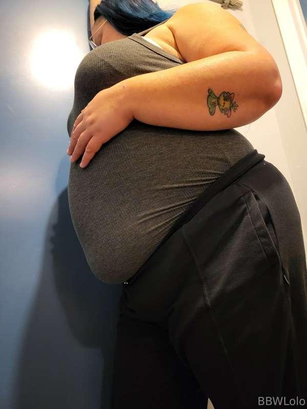 Stretching my gut out, just so I can eat more the best day....