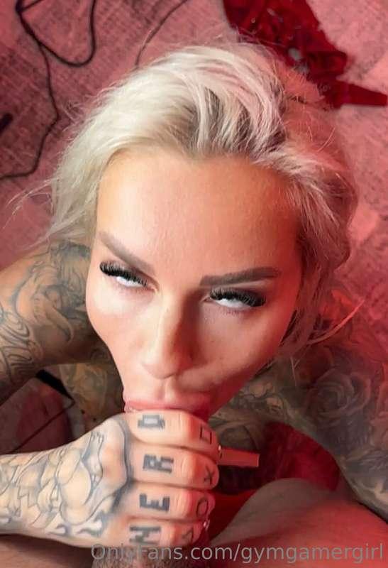 Is your 🍆 still up for me?🥵😉