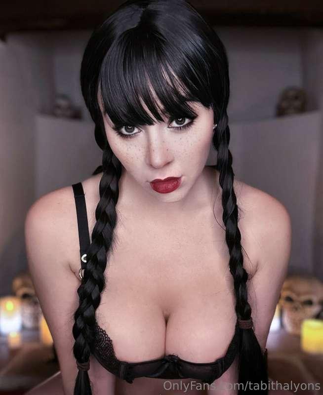 HAPPY HALLOWEEN 🖤 Wednesday won the vote, here’s a sneak pee..