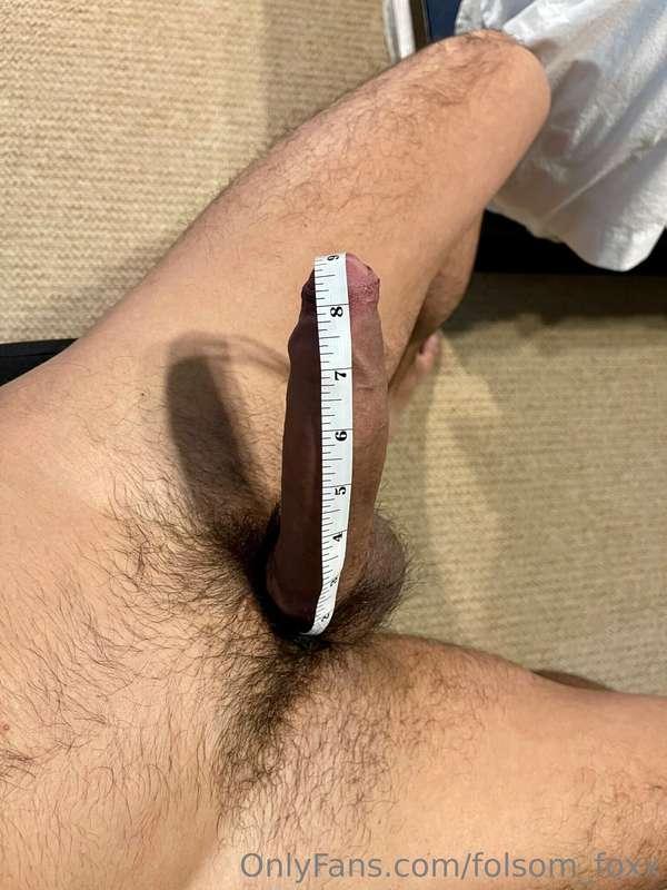 Someone DMed me to ask about my cock size. It’s 9”. 😈🍆
